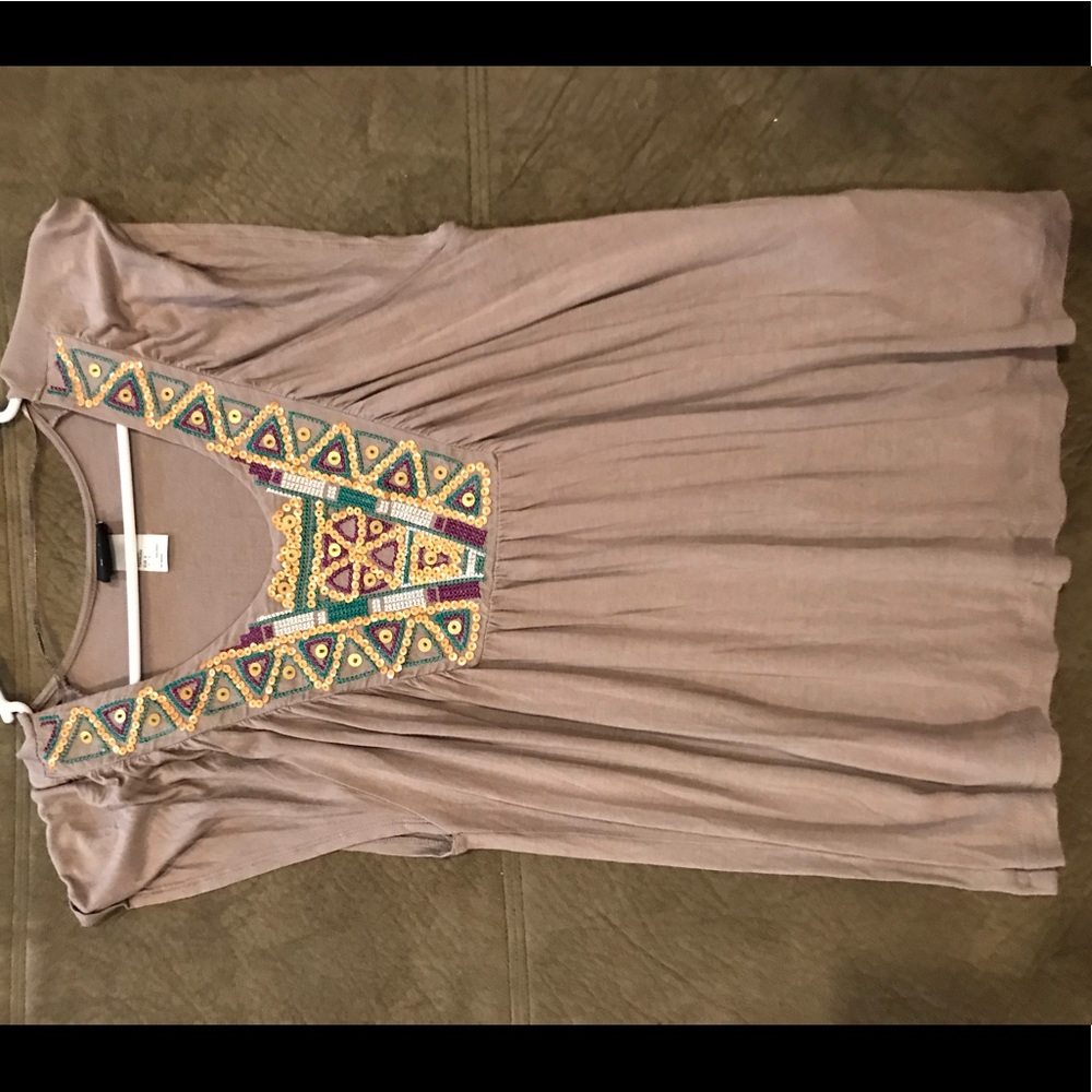 H&M top with beautiful accents